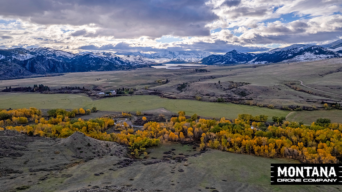 Montana Changing Seasons Scenic Fall Colors With Snow Background